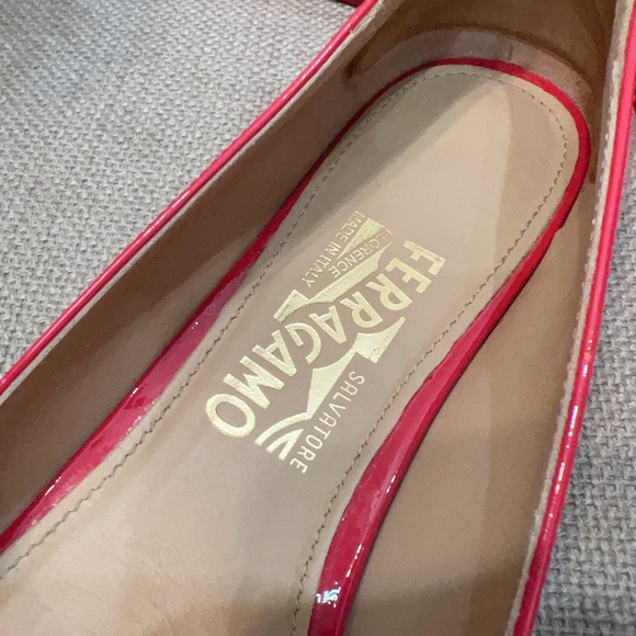 Ferragamo Patent Leather Zeri Pointed Toe Ballet Flats - Picture 5 of 7